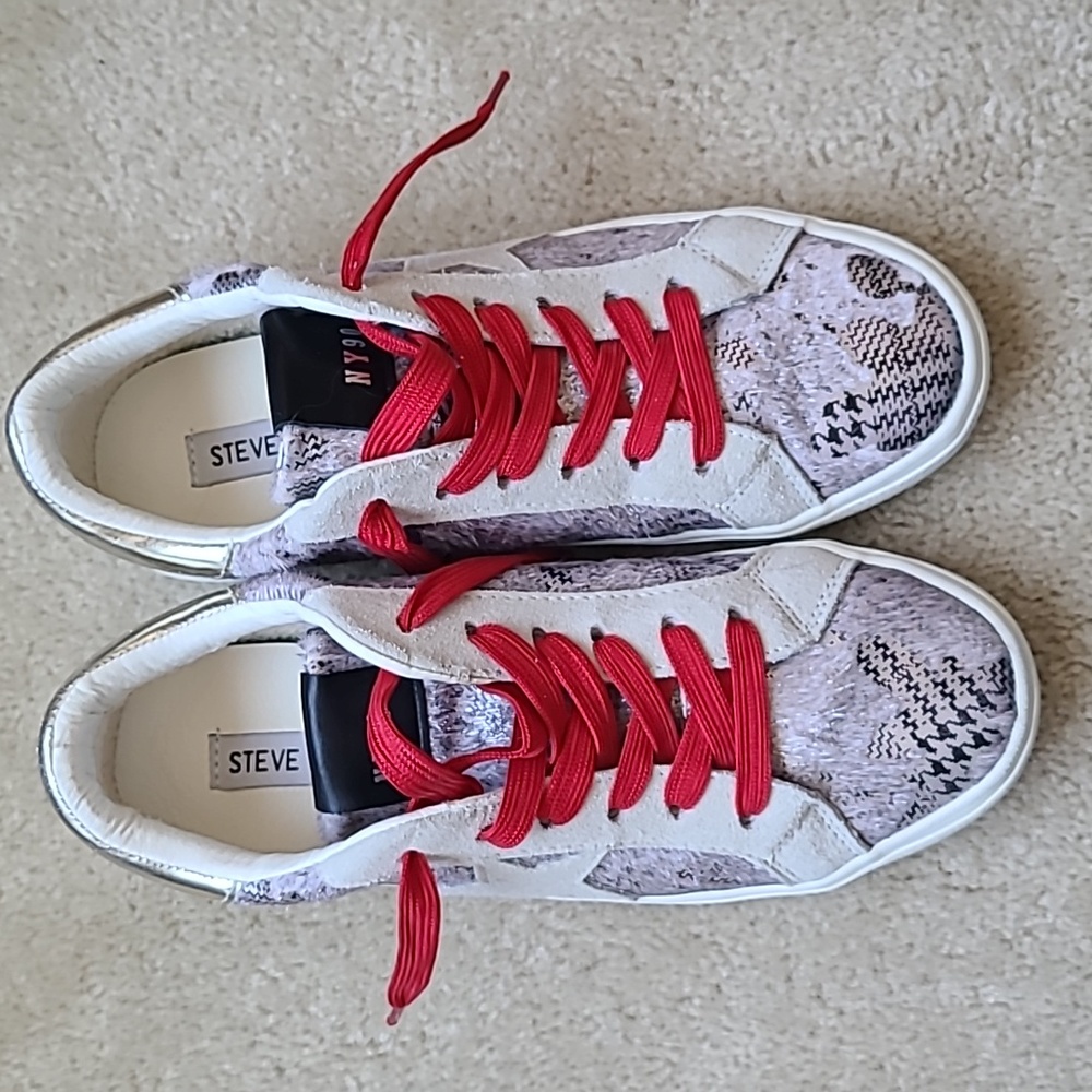 Steve Madden Sneakers